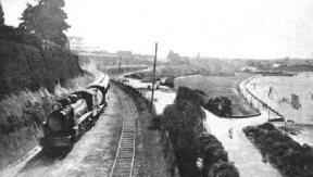 THE CHRISTCHURCH-INVERCARGILL EXPRESS passing Caroline Bay, Timaru