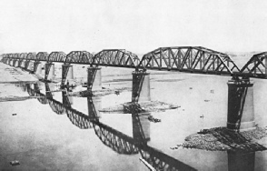 HOW THE GREAT INDIAN PENINSULA RAILWAY CROSSES THE RIVER JUMNA BETWEEN CAWNPORE AND BANDA