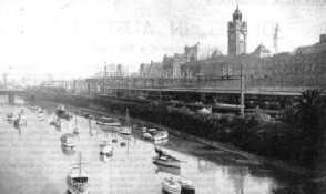 ONE OF THE WORLD’S BUSIEST STATIONS Flinders Street, Melbourne