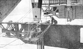 CONSTRUCTION WORK IN MID-AIR on the Sydney Harbour bridge