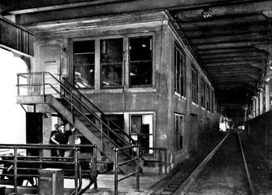 EXTERIOR OF THE CABIN CONTAINING THE 360-LEVER MACHINE