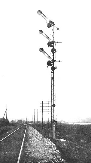 A THREE-ARMED HOME SIGNAL ON THE BERGSLAGENS RAILWAY