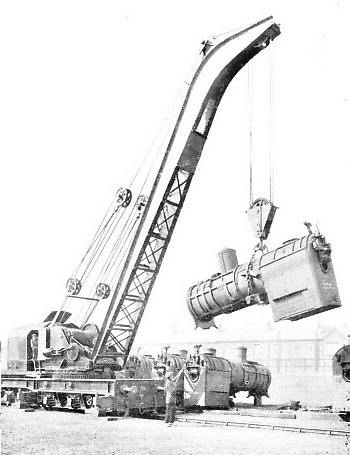 A railway travelling crane