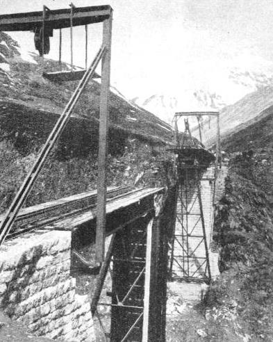 The strut under the far side of the Steffenbach bridge swinging back towards the abutment