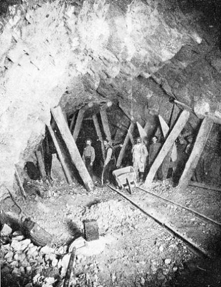 ENLARGING THE FIRST GALLERY of the Simplon Tunnel